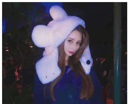 ダレノガレ明美、ミニスカセーラー服でディズニー満喫「17歳です」