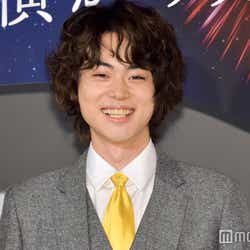 モデルプレス - 菅田将暉、間宮祥太朗らと地上で“浮き輪の穴に飛び込む遊び”をして後悔