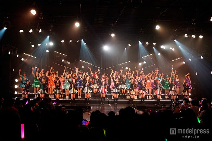 4周年記念特別公演の様子(C)AKS