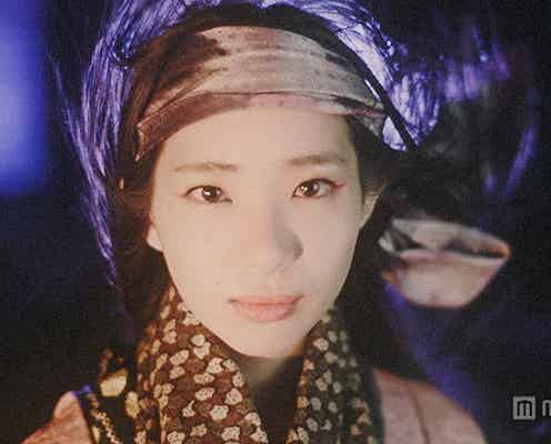 足立梨花、初の“くノ一”姿を披露「戦ってます!」