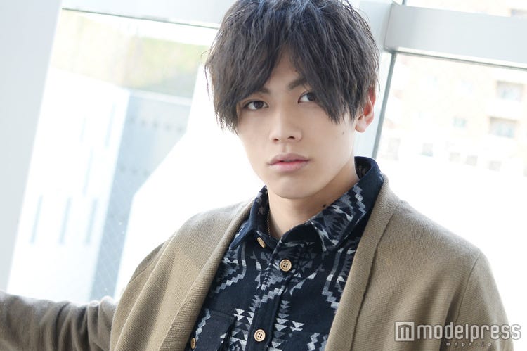 菅野美穂 浜辺美波母娘がときめいたイケメン整体師役 東啓介は何者 初ドラマでの抜擢が話題 ウチの娘は 彼氏が出来ない モデルプレス 菅野美穂 浜辺美波母娘がときめいたイケメン整体師役 東啓介は何者 初ドラマでの抜擢が話題 ウチの娘は 彼氏が出来ない モデルプレス