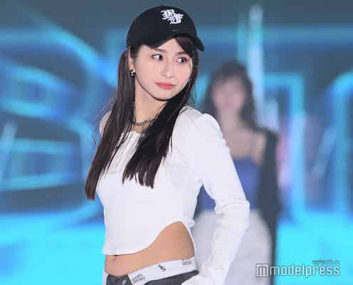ロン・モンロウ、ビキニ姿で美バスト&腹筋披露 「スタイル良すぎ」「はしゃいでるの可愛い」と反響