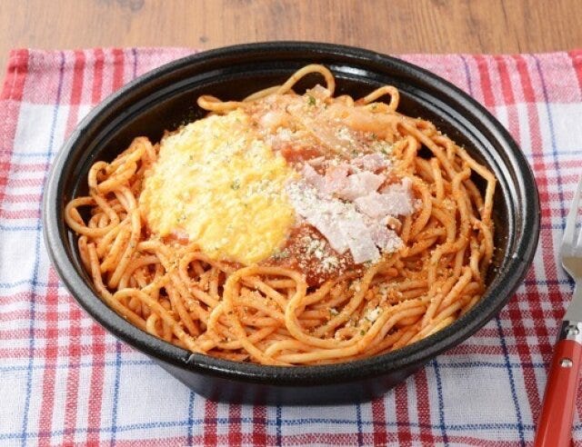 ローソン　盛りすぎ！ナポリタン