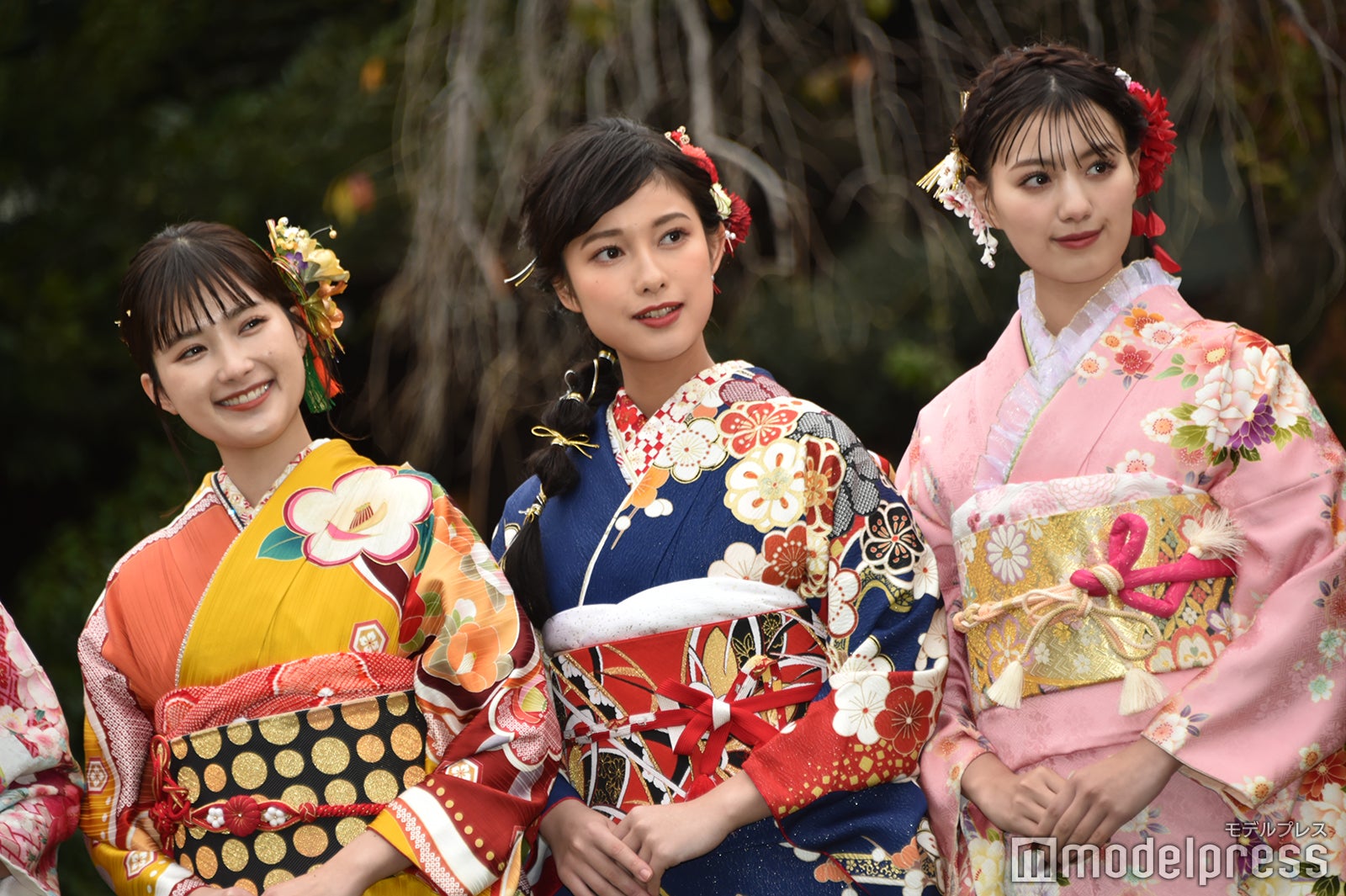 井頭愛海、玉田志織、鶴嶋乃愛（C）モデルプレス