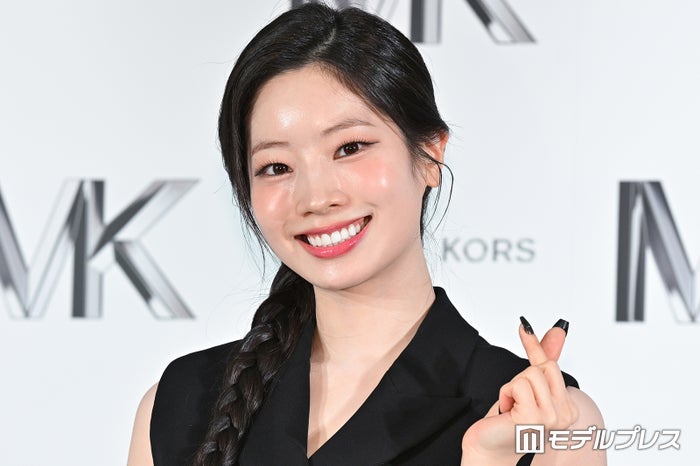 TWICEダヒョン、書道挑戦で達筆ぶり披露「なんか恥ずかしい」