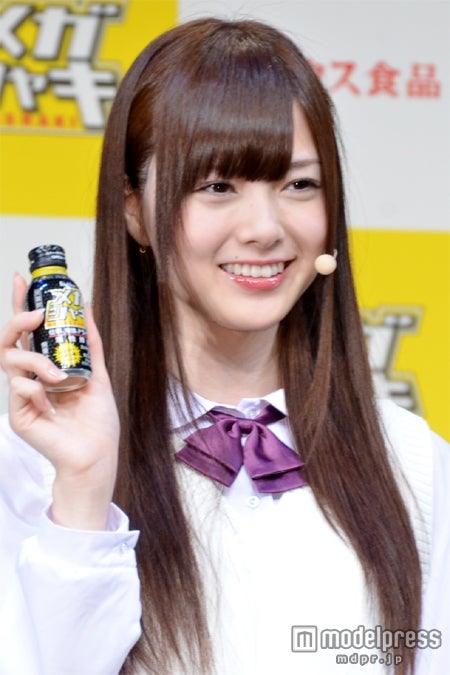 「GirlsAward 2012 A/W」でランウェイデビューする白石麻衣
