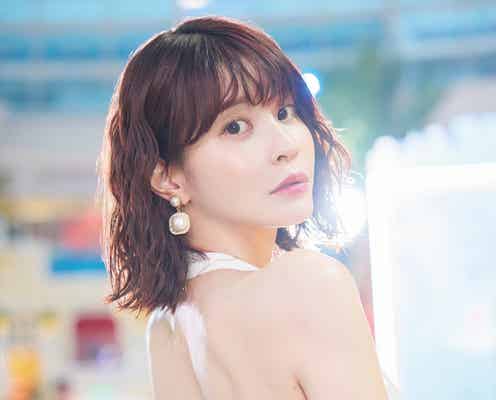 岸明日香、開放感たっぷりの美貌に釘付け 12作目カレンダー発表