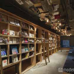 「泊まれる本屋」京都に今秋オープン 池袋に続き関西初上陸/Photo Kastuhiro AOKI (C)R-STORE 2015/注:写真はBOOK AND BED TOKYO 池袋
