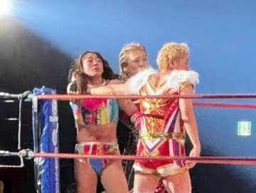 「許せない」フワちゃん、19歳新鋭に試合後ビンタされ激怒「惨めな仕打ち」マーベラス暁千華と因縁勃発「日本中探して張り手入れる」