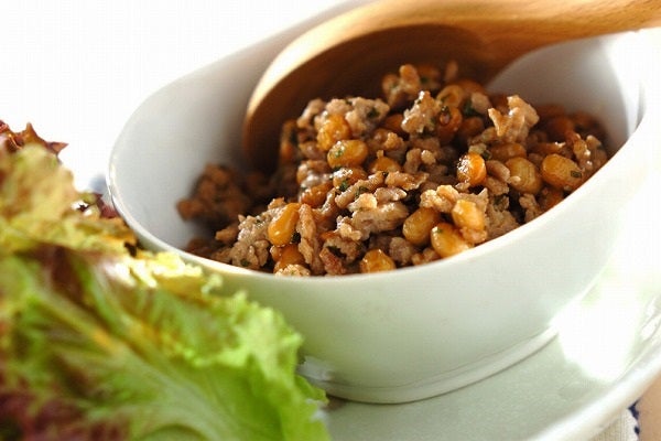 梅シソ肉納豆のレタス包み