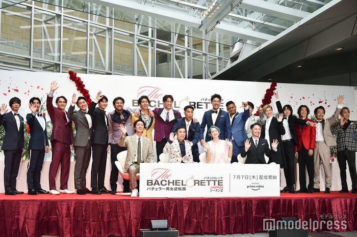 「バチェロレッテ・ジャパン」シーズン2配信記念七夕祭り記者会見/(後列左から)早瀬恭、阿部大輔、 佐藤マクファーレン優樹、小出翔太、横山竜之介、雲母翔太、平山大、中道理央也、 澤井一希、長谷川惠一、ジェイデン・トア・マクスウェル、高橋航大、美留町恭兵、佐藤駿、加藤友哉、田村一将、山邊玲音(前列左から)矢部浩之、岡村隆史、SHELLY、坂東工C)モデルプレス (C)モデルプレス