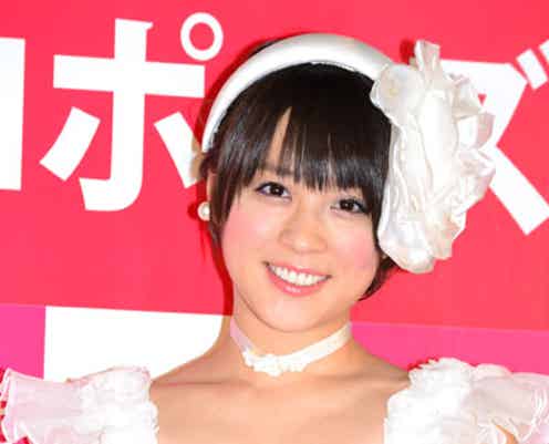 北乃きい、早着替えで美脚をチラリ ウェディングドレス姿を初披露