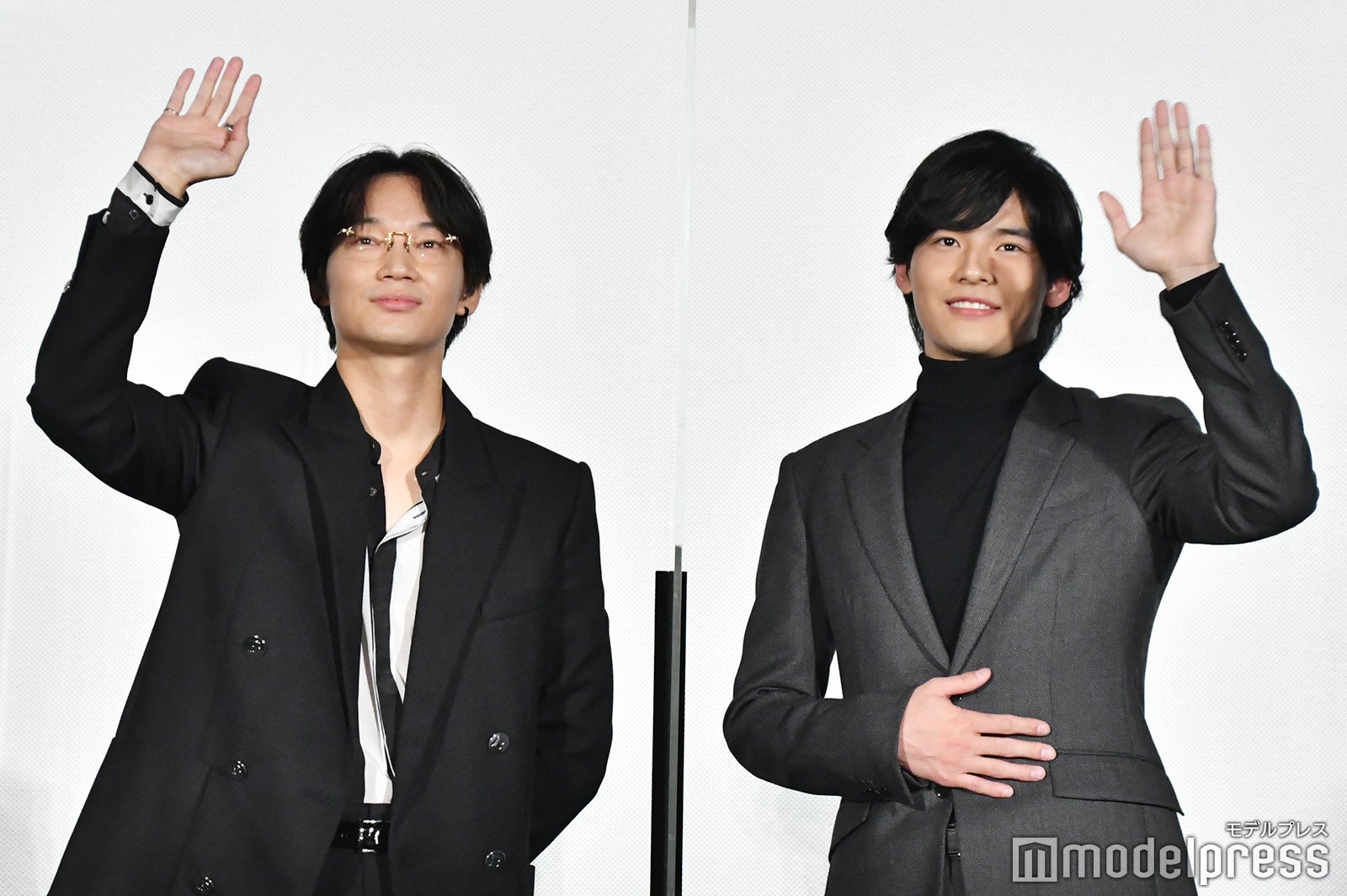 綾野剛、岡田健史 （C）モデルプレス