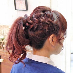 最強のモテ髪アレンジ 三つ編みカチューシャポニーテールで上品 最強のモテ髪アレンジ 三つ編みカチューシャポニーテールで上品