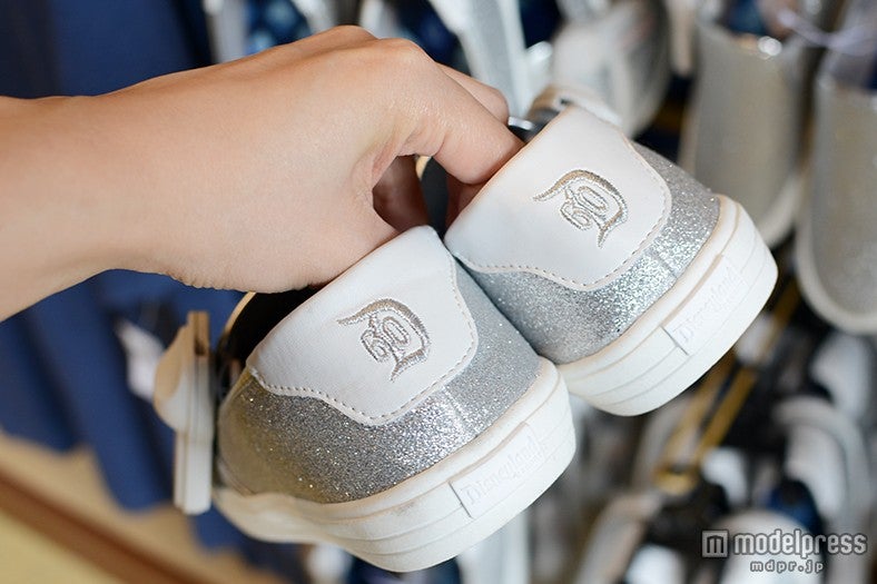 スニーカー／＄44.95