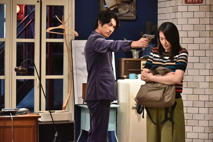 ディーン・フジオカ、武井咲/「今からあなたを脅迫します」第1話より(画像提供:日本テレビ)
