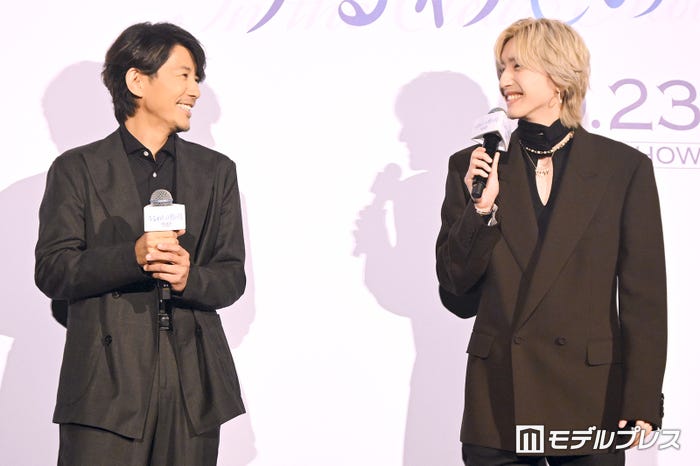 「母になる」以来9年ぶり再共演に笑顔があふれる藤木直人&道枝駿佑(C)モデルプレス