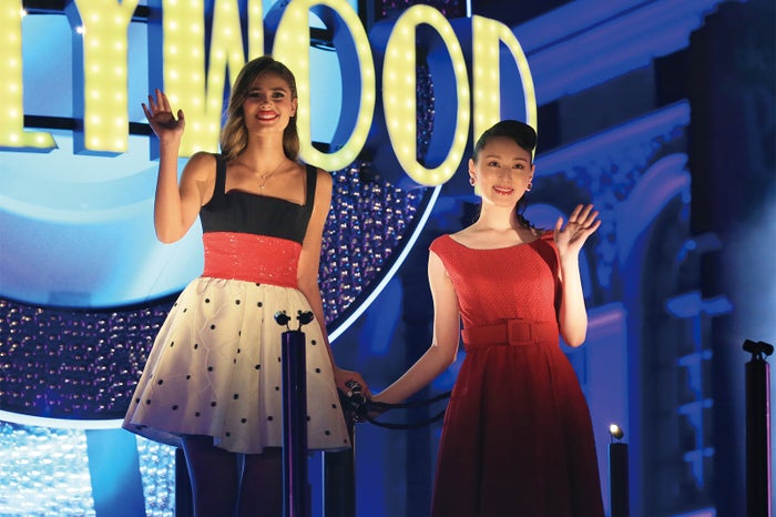 （左から）テイラー・ヒル、栗山千明／画像提供：ユニバーサル・スタジオ・ジャパン