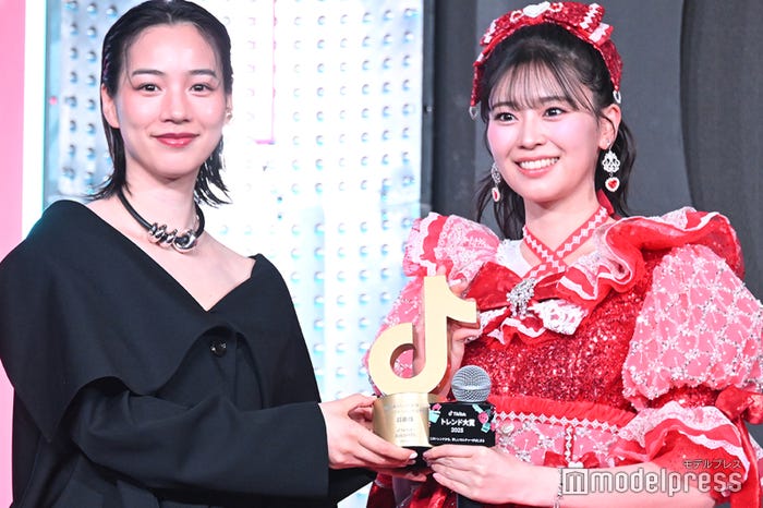 のん、坂井仁香(C)モデルプレス