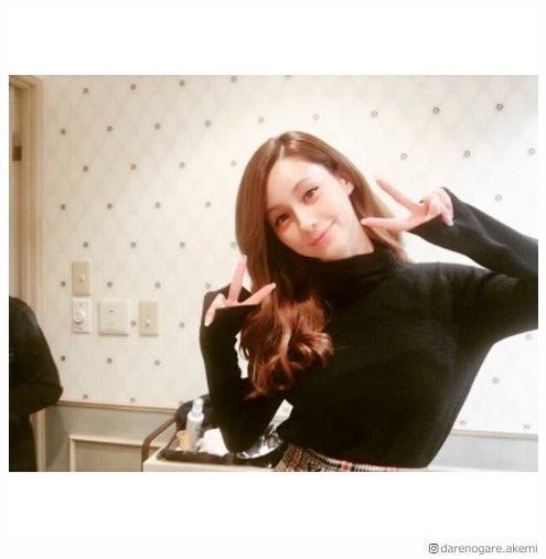 ダレノガレ明美、ロングヘア復活「やっぱり最高」「何しても似合う」