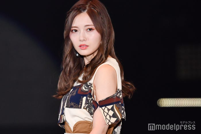 白石麻衣(編み込みヘア)/GirlsAward 2019 S/Sより:2019年5月撮影 (C)モデルプレス