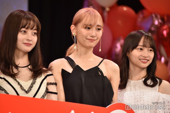 橋本環奈、浅川梨奈、影山優佳(C)モデルプレス