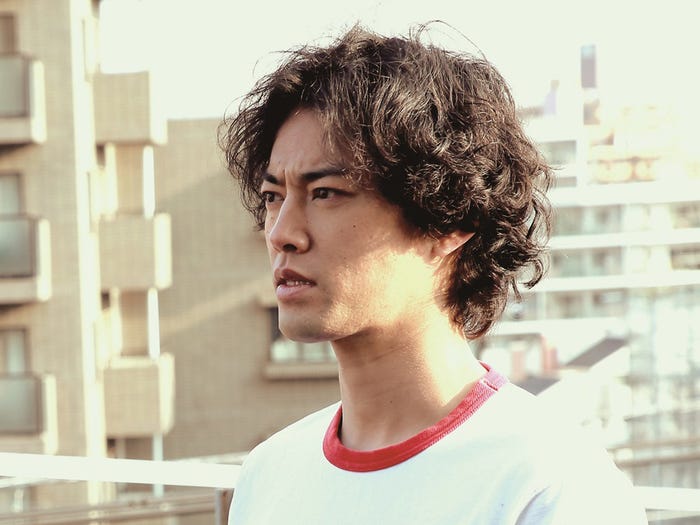 桐谷健太(C)2017『火花』製作委員会