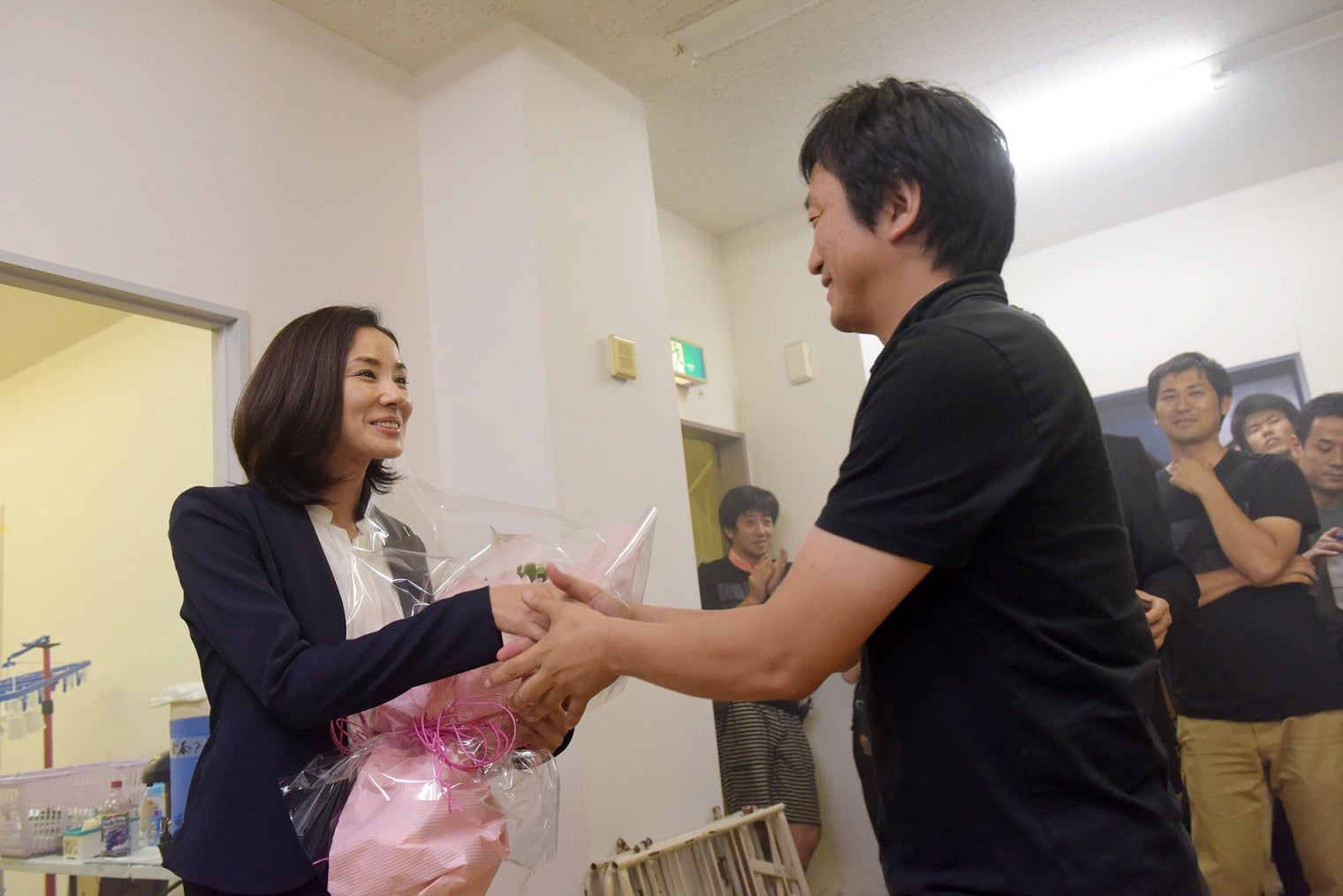 クランクアップ直後の様子（画像提供：WOWOW）