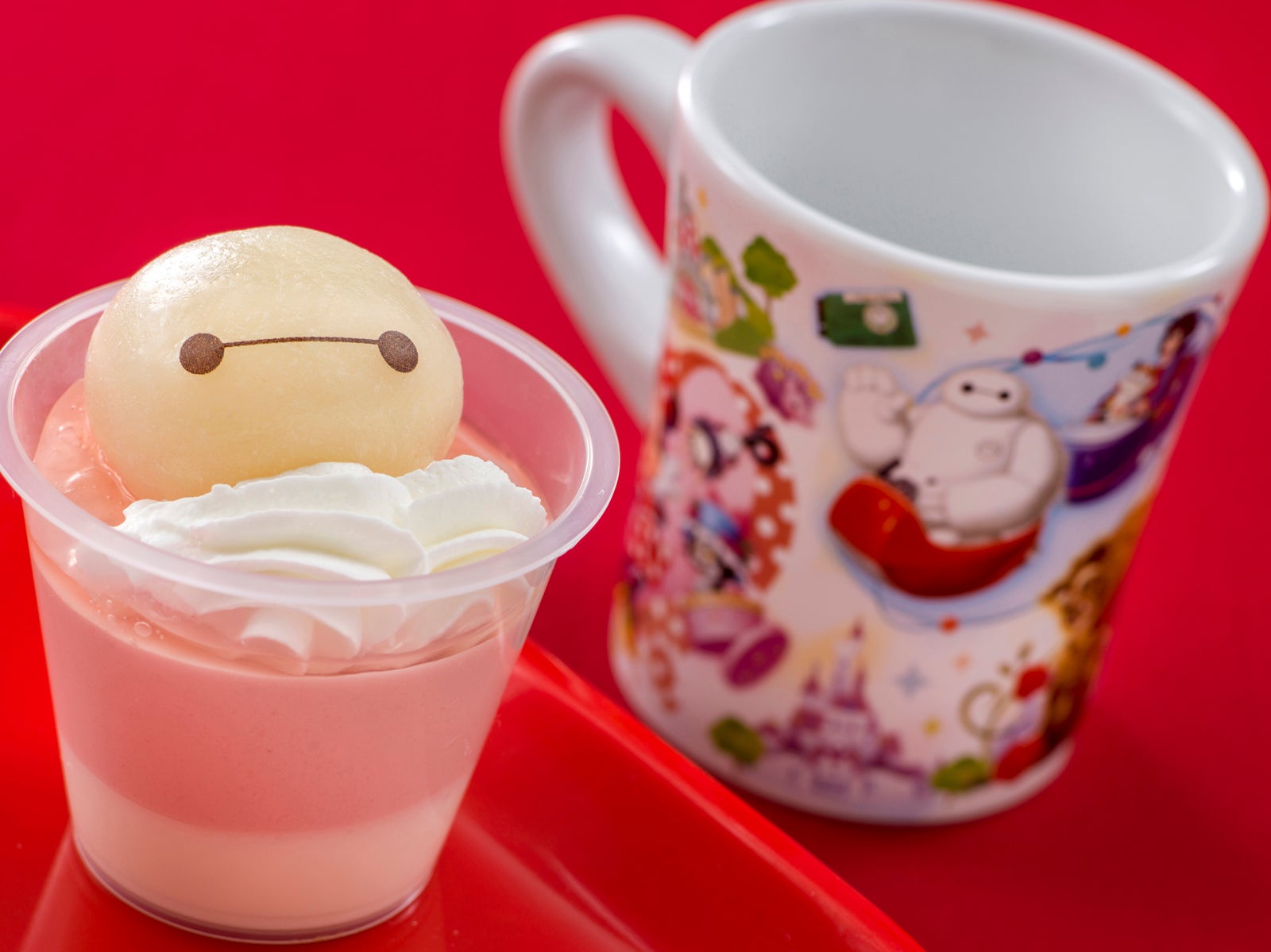 ストロベリームース、スーベニアカップ付き（C）Disney