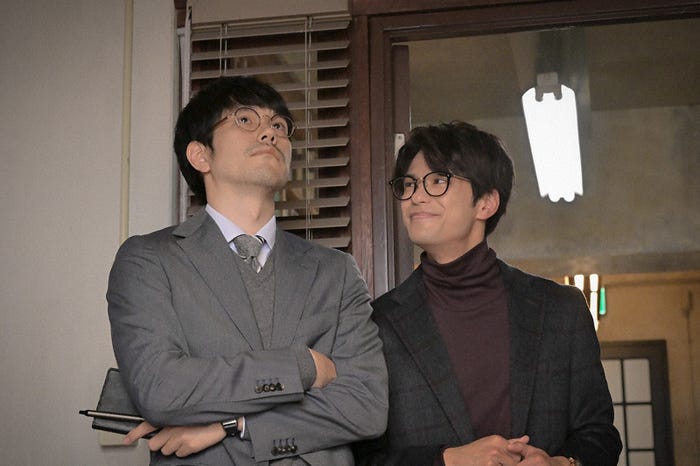 松山ケンイチ、森崎ウィン「クジャクのダンス、誰が見た?」第1話(C)TBS