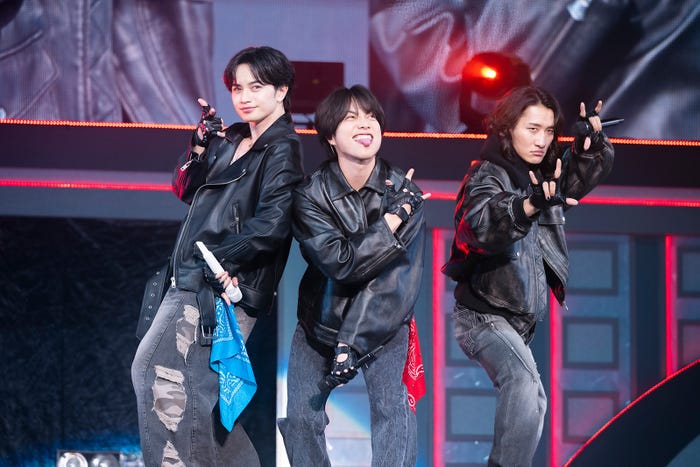 中島健人、重岡大毅、岩本照/撮影:田中聖太郎(提供写真)