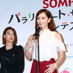 モデルプレス - モデル・三城千咲、手話パフォーマンスで夢を後押し “パラリンアート”を盛り上げる