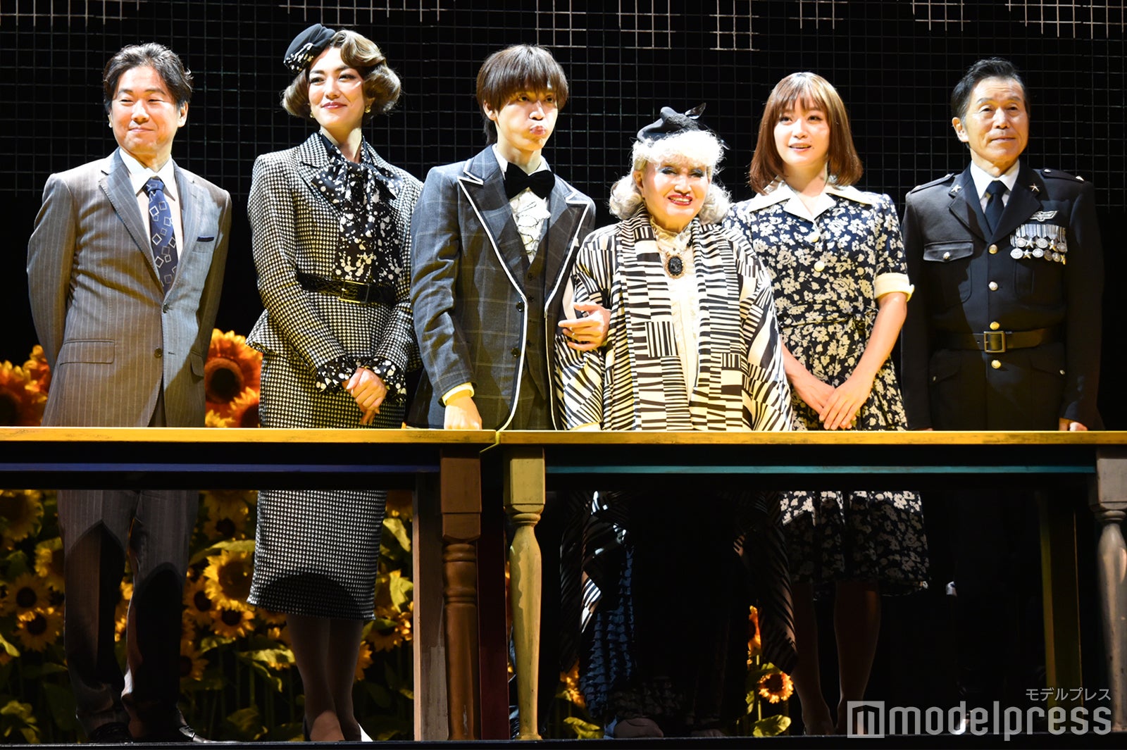 山崎樹範、板谷由夏、松島聡、黒柳徹子、深川麻衣、平田満（C）モデルプレス