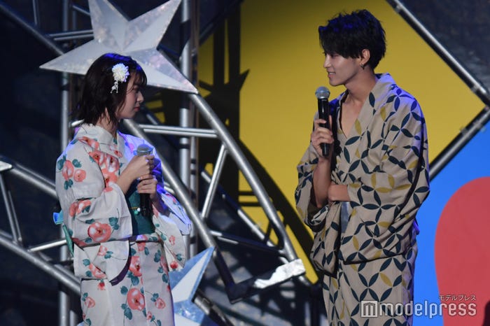 星乃夢奈、松本怜生(C)モデルプレス