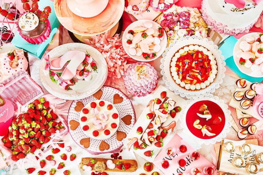 横浜でいちごデザートブッフェ「ストロベリーホリック!!」女子の憧れ空間にデザート&軽食約20種勢揃い