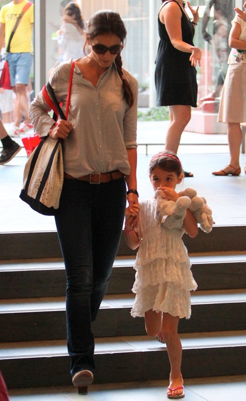 ケイティ・ホームズ、スリちゃんとMOMAへ