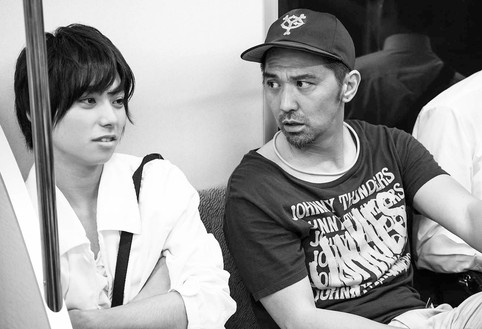 村上虹郎、父・村上淳と“親子共演”＜銃＞