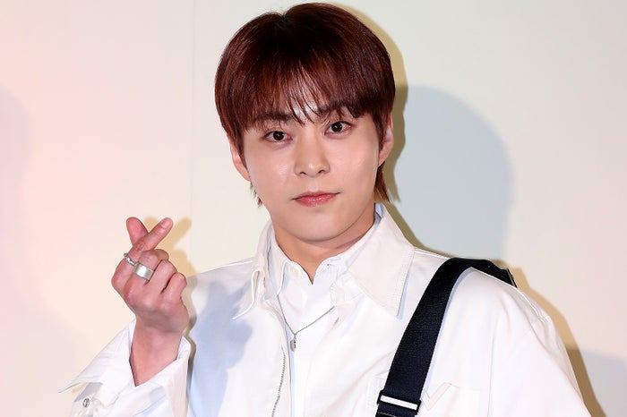 EXOシウミン、マリオなりきりコーデでUSJ満喫「世界観に溶け込んでる」「ポーズも表情も完璧」の声