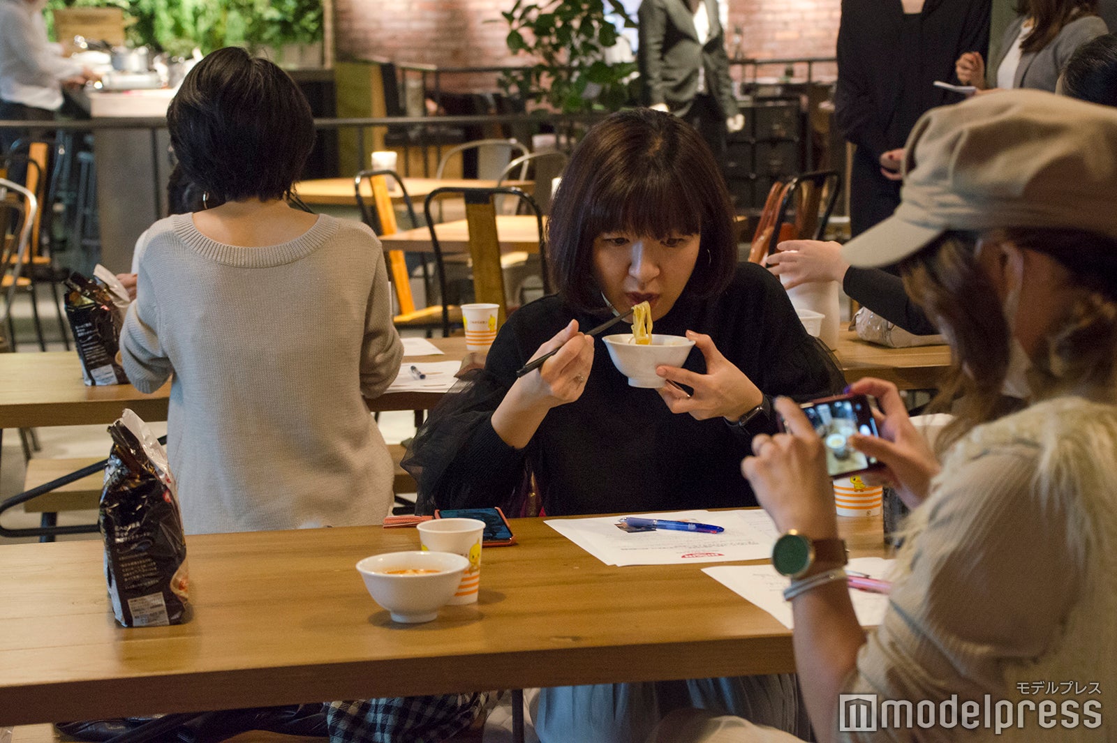 （C）モデルプレス