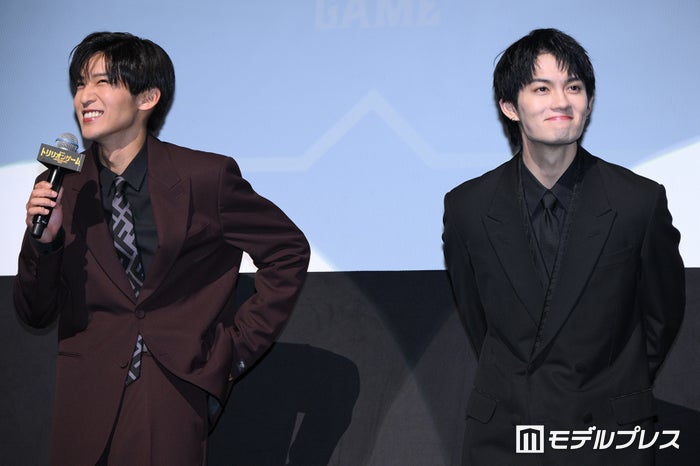 Snow Man目黒蓮＆M!LK佐野勇斗、サプライズ登場に会場歓喜 観客の反応確認「興奮して火照ってらっしゃる」【トリリオンゲーム】