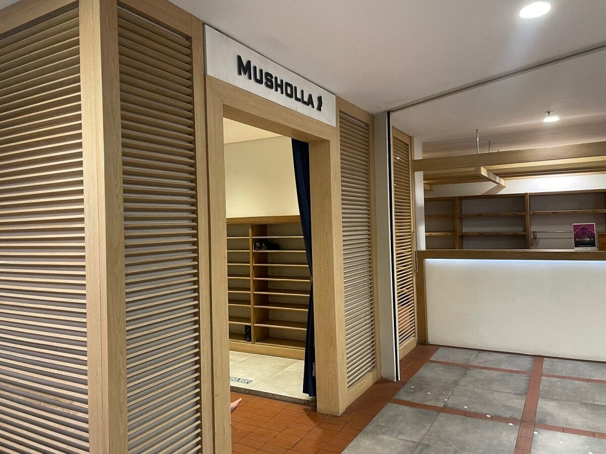 イスラム教徒が礼拝を行う簡易的な礼拝室「Musholla（ムショラ）」