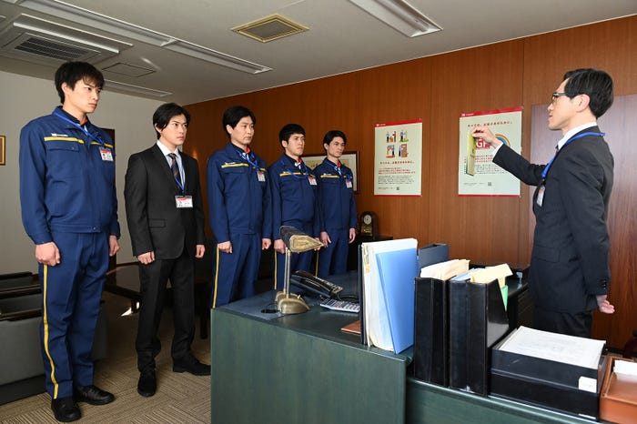 鈴木伸之、勝地涼ら/「忍者に結婚は難しい」第2話(C)フジテレビ