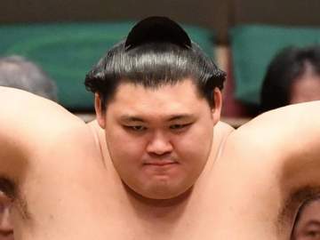 にしたんクリニックが懸賞ジャック！幕内全取組に5本ずつ懸ける、費用は700万円【大相撲夏場所】