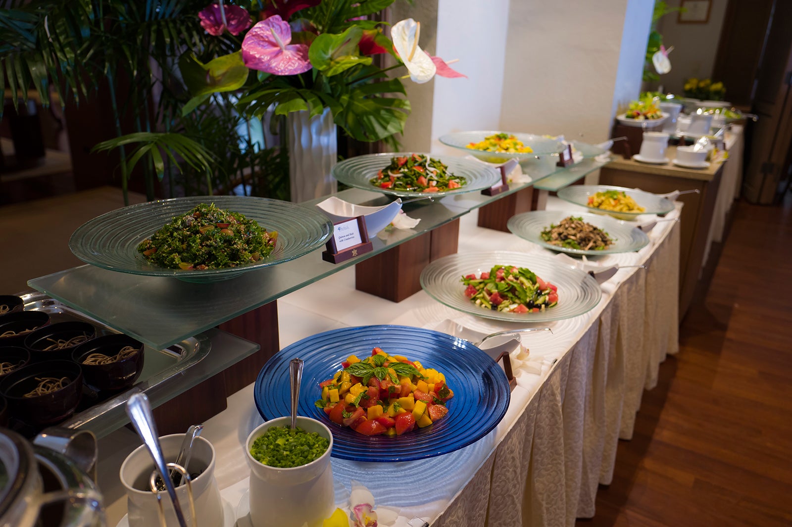 ホテル「ハレクラニ」のサンデーブランチ（C）テレビ大阪