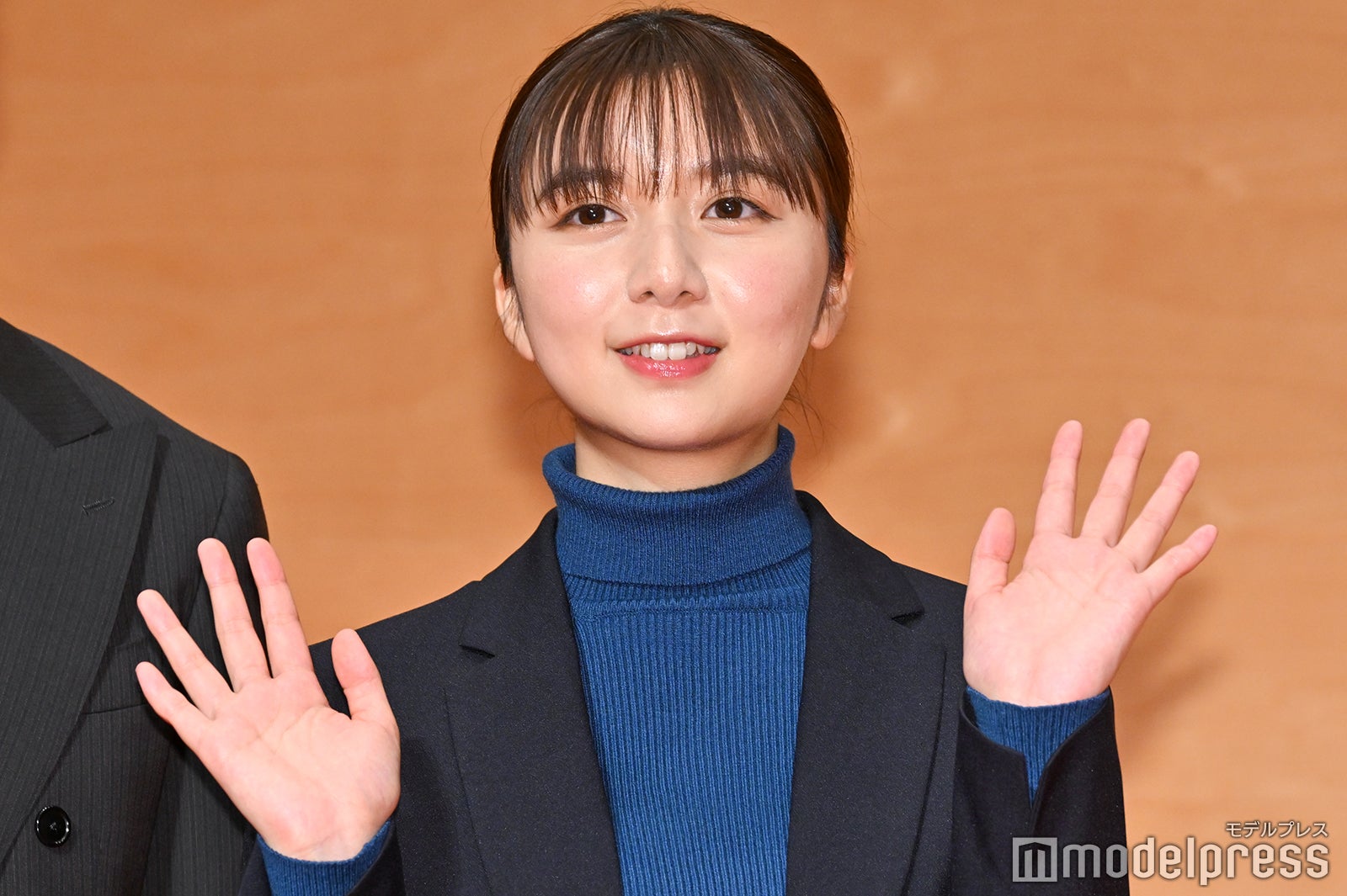 上白石萌歌は“絶対に変態”占い師の断言に「気をつけます」＜警視庁アウトサイダー＞