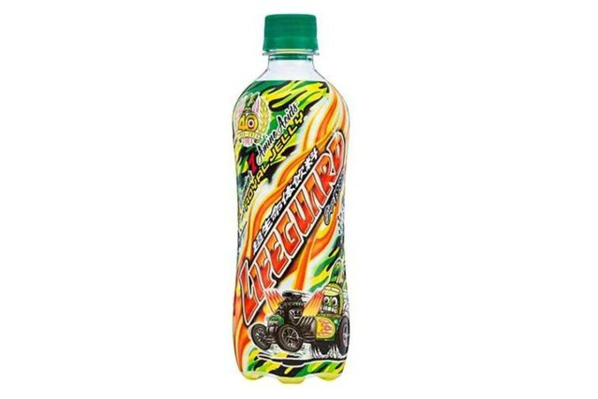 白い背景に置かれた緑のキャップのライフガードペットボトル 白い背景に置かれた緑のキャップのライフガードペットボトル