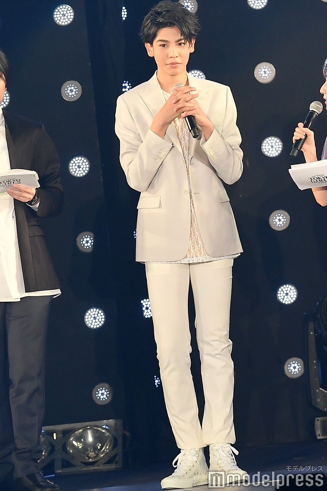 長い脚を惜しみなく披露していたラウール（C）モデルプレス