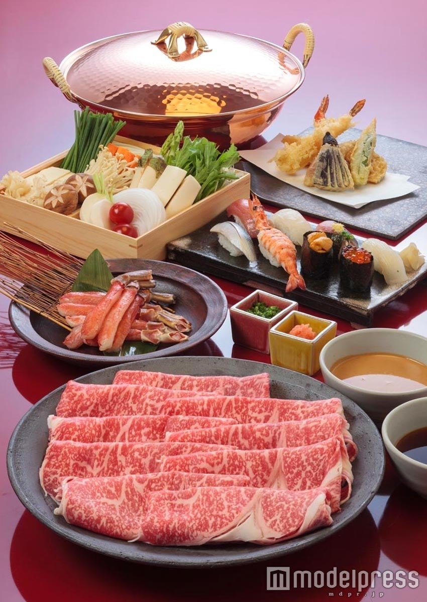 食べ放題メニュー（黒毛和牛しゃぶしゃぶ・すし・天ぷら・蟹しゃぶ）／画像提供：クリエイト吉祥