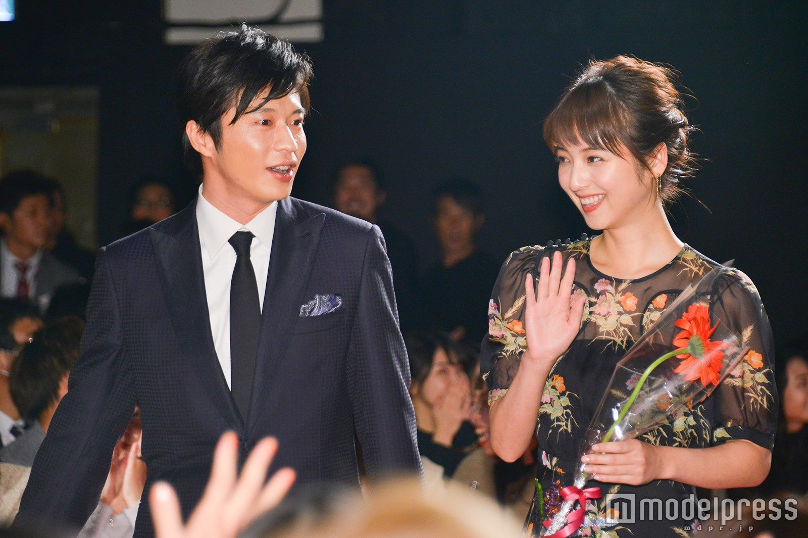 田中圭、佐々木希 （C）モデルプレス