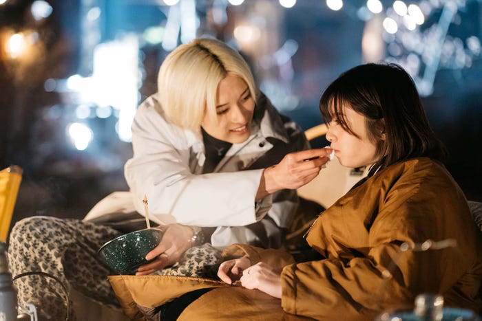 松本怜生、ゆな「彼とオオカミちゃんには騙されない」第1話(C)AbemaTV, Inc.